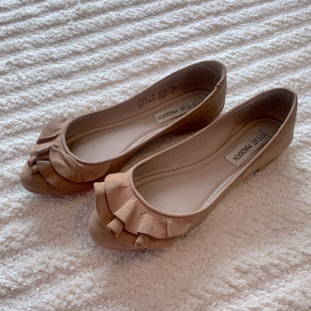 Steve Madden | Cannon Round Toe Ruffle Flats | Camel | Women’s | 5.5